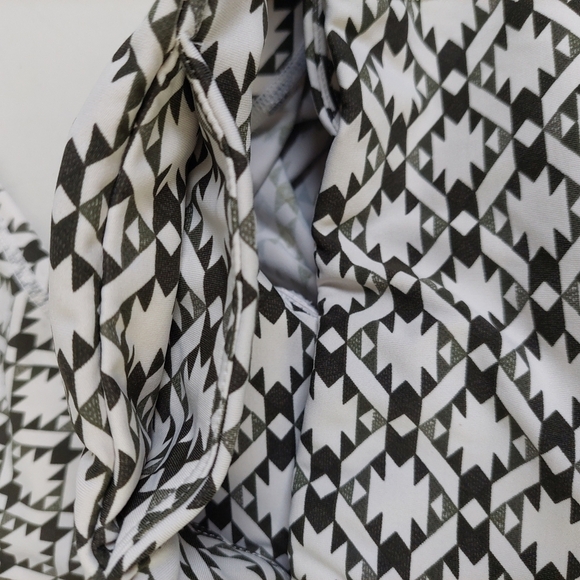 VARLEY Bedford Yoga Workout Pants Equinox Geo Aztec Print Size XS - Picture 8 of 9